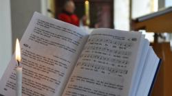 Naše slabost nám nebrání, být otevření Ježíšovu Duchu... Naopak. Naše slabost nám nebrání, být otevření Ježíšovu Duchu... Naopak.